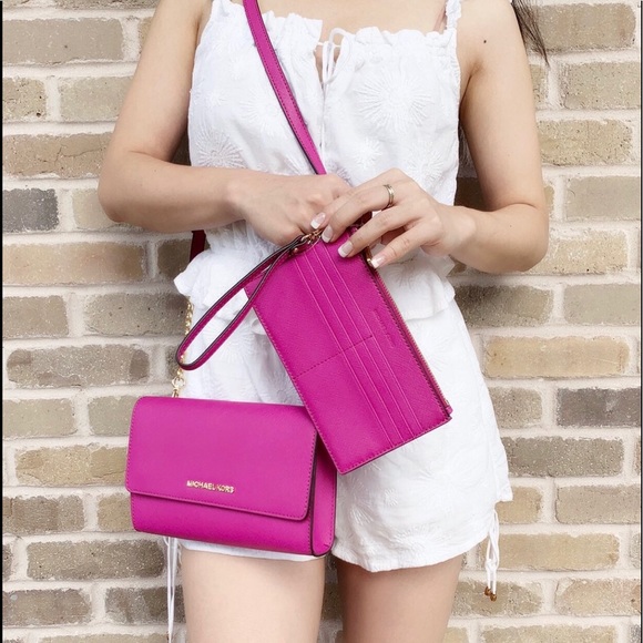 ‼️SALE‼️ Michael Kors 3 In 1 Wristlet Crossbody - Picture 4 of 6